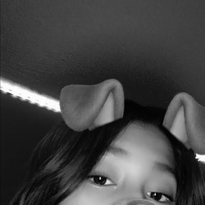 Meet your Posher, Abril